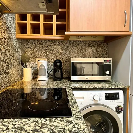 Sea Breeze Penthouse 료렛 드 마르